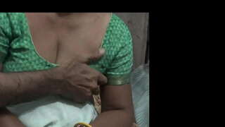 ���ედა, მისი აღგზნებული შვილი გაუზიაროს ერთი საწოლი