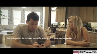 Blondýnka Bailey miluje dostat prdeli v drsné způsobem