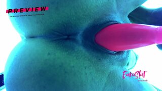 Spudorato Slut in Allattamento e si Masturba presso il Centro Fitness